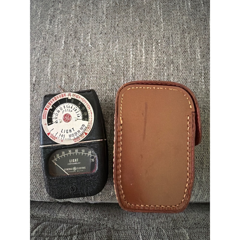 Vintage General Electric Exposure Meter Type DW-68 with Leather Case GE Black